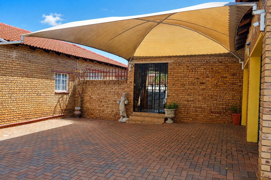 2 Bedroom Property for Sale in Doringkruin North West